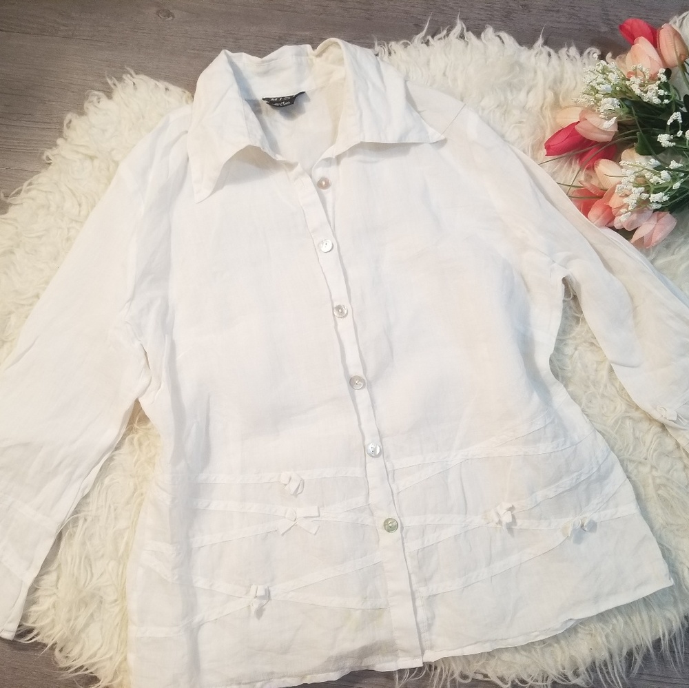 Mist Sz M White Button Up Bow Semi Sheer Top